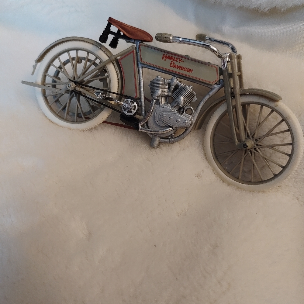 Early 1900's model Harley Davidson for the collector in mind